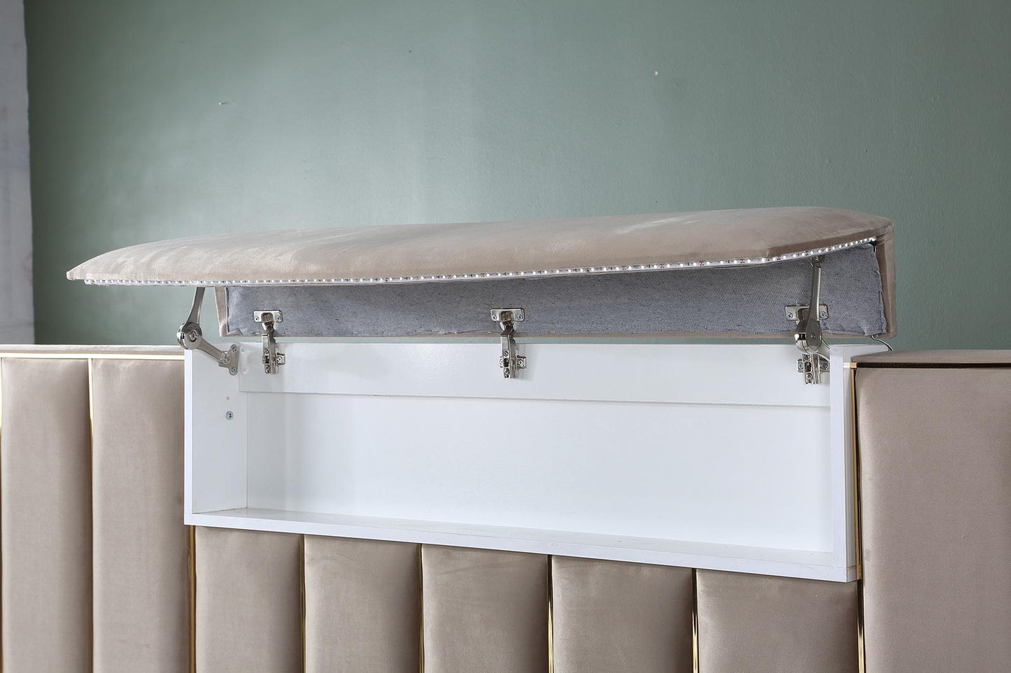 BELLA Opbevaringsseng m. Hovedgavl