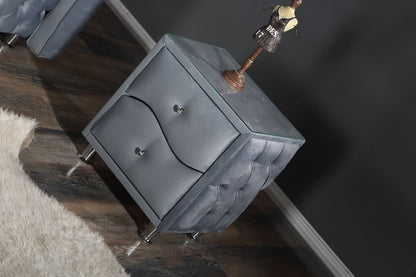 NEW MONTANA Opbevaringsseng m. Hovedgavl