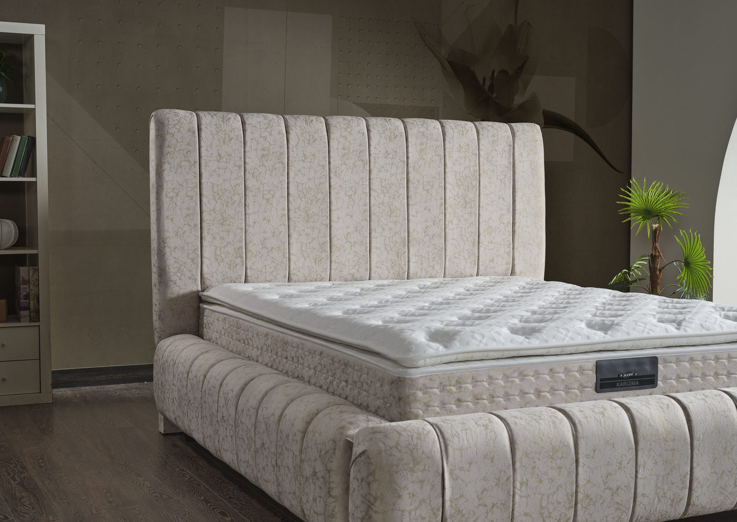 ILGAZ Opbevaringsseng m. Hovedgavl