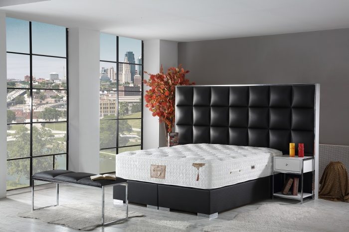 BRUKSEL Opbevaringsseng m. Hovedgavl